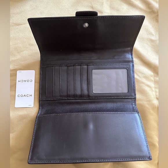 COACH Signature Slim Wallet - Picture 3 of 4